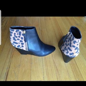 Dolce Vita Leopard Black Ankle Boots 6